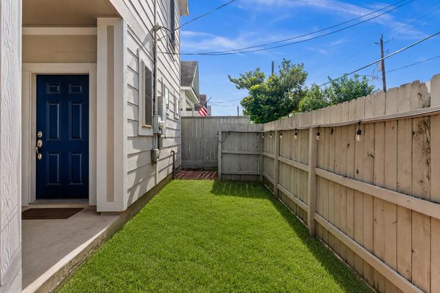 1707 Crockett Street C, Houston, TX 77007