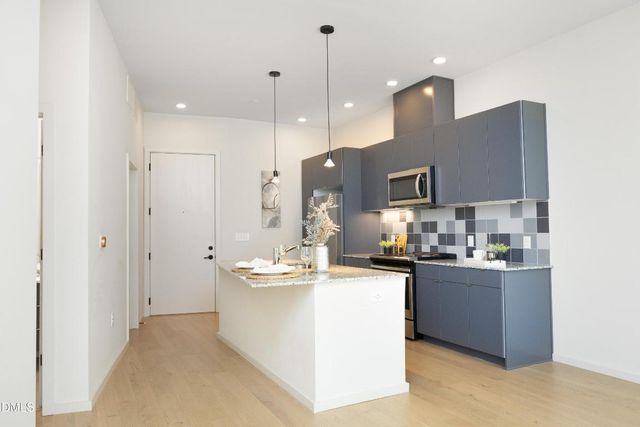 600 S Duke Street 26, Durham, NC 27701