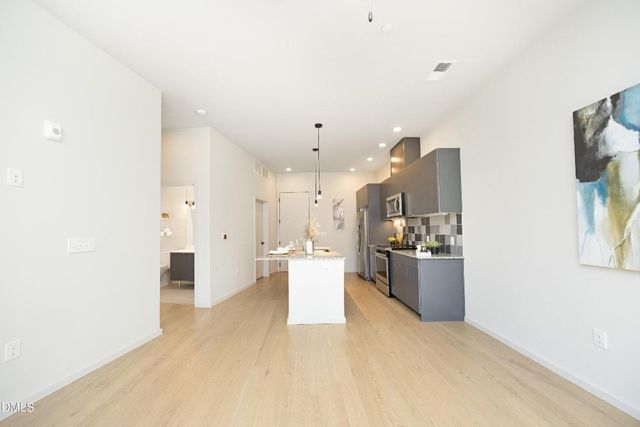 600 S Duke Street 26, Durham, NC 27701