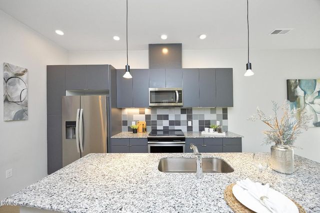 600 S Duke Street 26, Durham, NC 27701