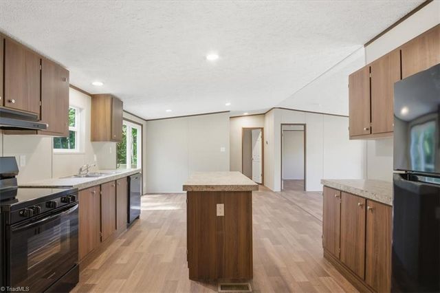 124 Kameron Court, Madison, NC 27025