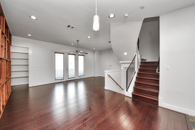 2911 Chartres Street, Houston, TX 77004