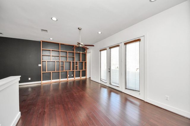 2911 Chartres Street, Houston, TX 77004