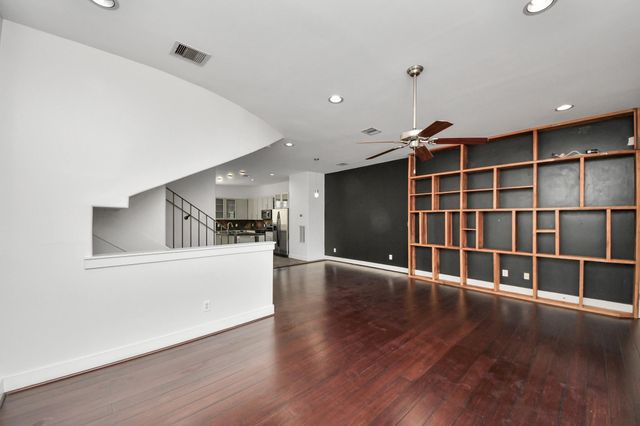 2911 Chartres Street, Houston, TX 77004