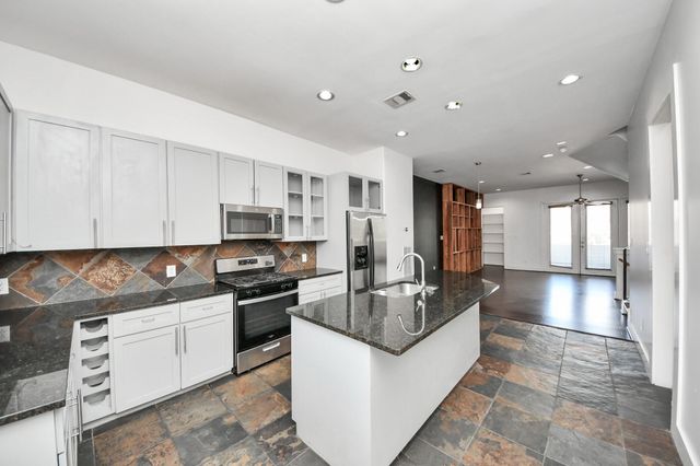 2911 Chartres Street, Houston, TX 77004