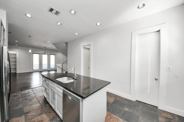 2911 Chartres Street, Houston, TX 77004