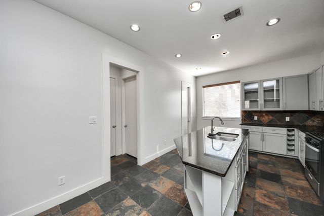 2911 Chartres Street, Houston, TX 77004