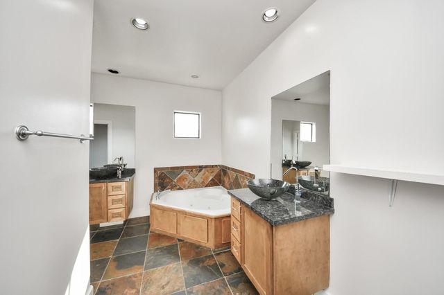 2911 Chartres Street, Houston, TX 77004