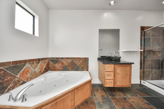 2911 Chartres Street, Houston, TX 77004