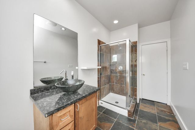 2911 Chartres Street, Houston, TX 77004