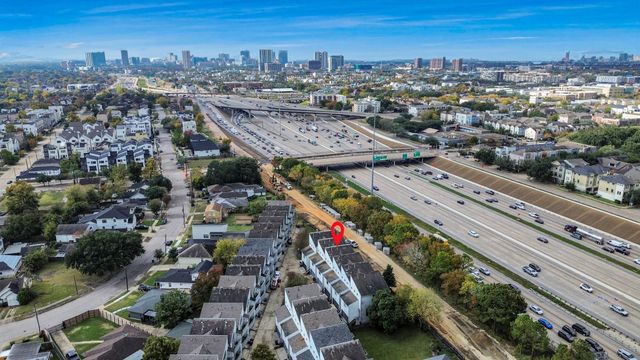 2911 Chartres Street, Houston, TX 77004