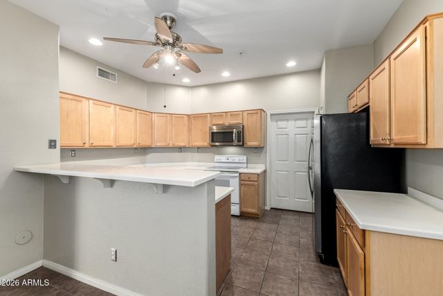 19550 N GRAYHAWK Drive 1073, Scottsdale, AZ 85255