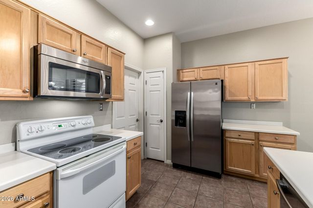 19550 N GRAYHAWK Drive 1073, Scottsdale, AZ 85255