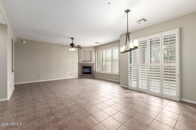 19550 N GRAYHAWK Drive 1073, Scottsdale, AZ 85255