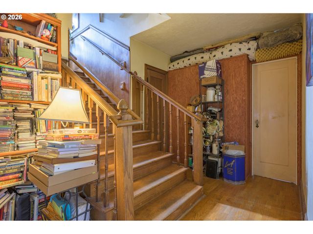 325 RIVER Rd, Eugene, OR 97404