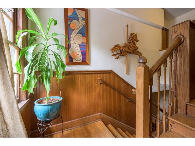 325 RIVER Rd, Eugene, OR 97404