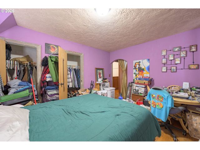 325 RIVER Rd, Eugene, OR 97404