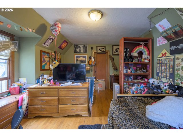 325 RIVER Rd, Eugene, OR 97404