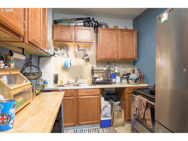 325 RIVER Rd, Eugene, OR 97404