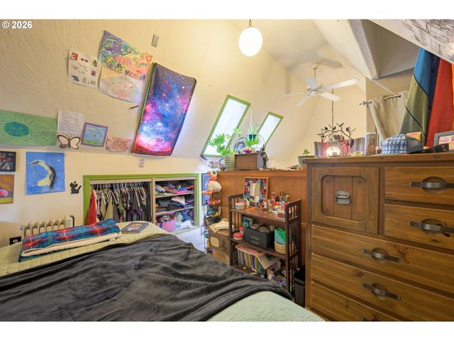 325 RIVER Rd, Eugene, OR 97404