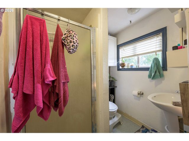 325 RIVER Rd, Eugene, OR 97404