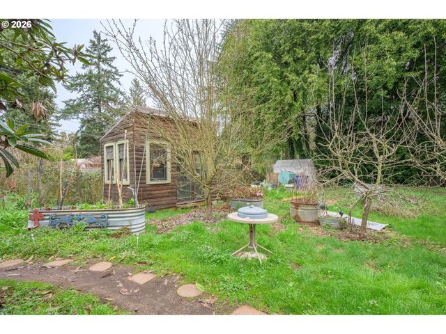 325 RIVER Rd, Eugene, OR 97404