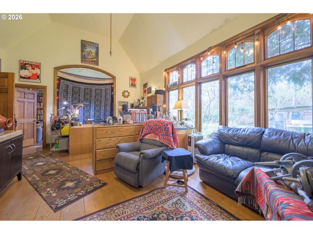 325 RIVER Rd, Eugene, OR 97404