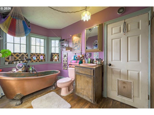 325 RIVER Rd, Eugene, OR 97404