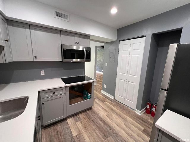 220 Elizabeth Street Apt E6, Chapel Hill, NC 27514