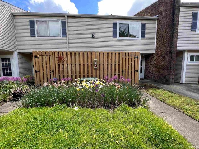 220 Elizabeth Street Apt E6, Chapel Hill, NC 27514