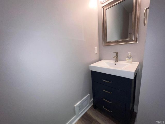 220 Elizabeth Street Apt E6, Chapel Hill, NC 27514