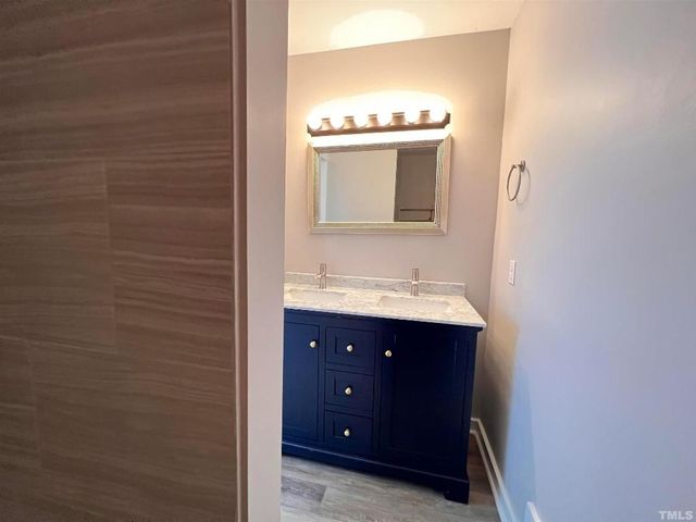 220 Elizabeth Street Apt E6, Chapel Hill, NC 27514