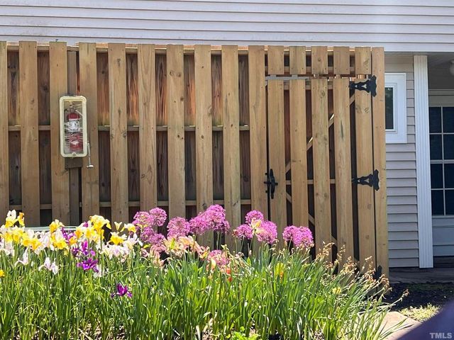 220 Elizabeth Street Apt E6, Chapel Hill, NC 27514