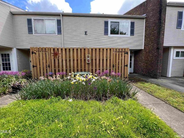 220 Elizabeth Street Apt E6, Chapel Hill, NC 27514