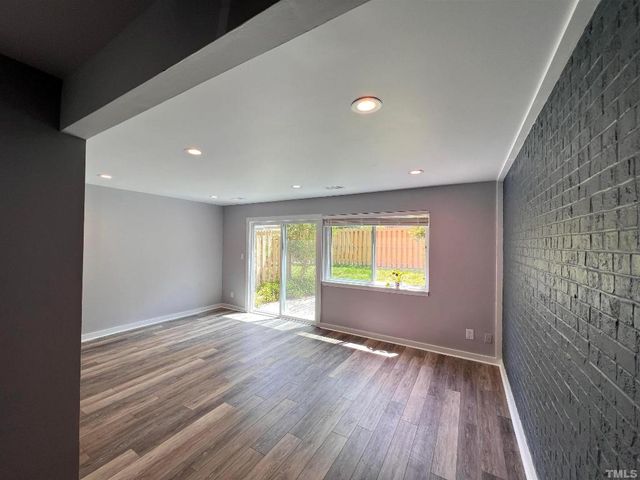 220 Elizabeth Street Apt E6, Chapel Hill, NC 27514