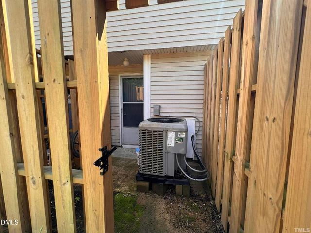 220 Elizabeth Street Apt E6, Chapel Hill, NC 27514