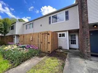 220 Elizabeth Street Apt E6, Chapel Hill, NC 27514