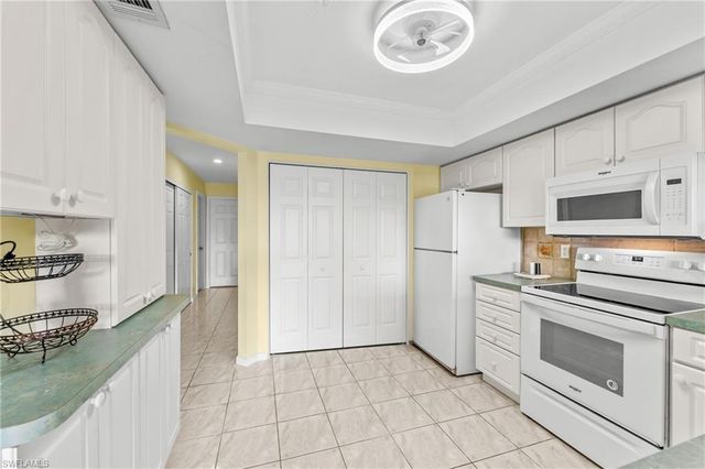 4728 Orange Grove BLVD 10, North Fort Myers, FL 33903