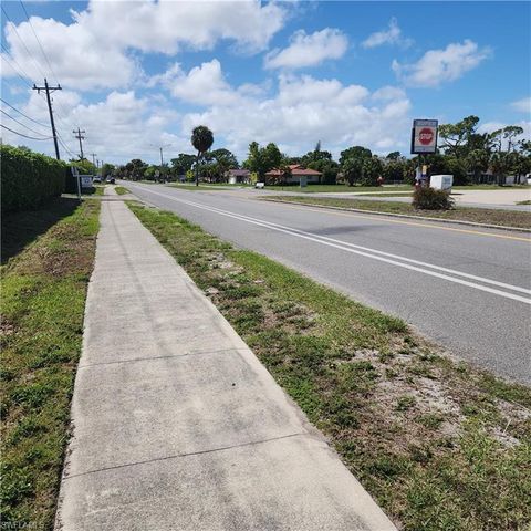 4728 Orange Grove BLVD 10, North Fort Myers, FL 33903