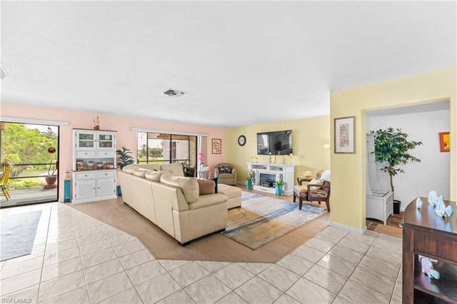 4728 Orange Grove BLVD 10, North Fort Myers, FL 33903