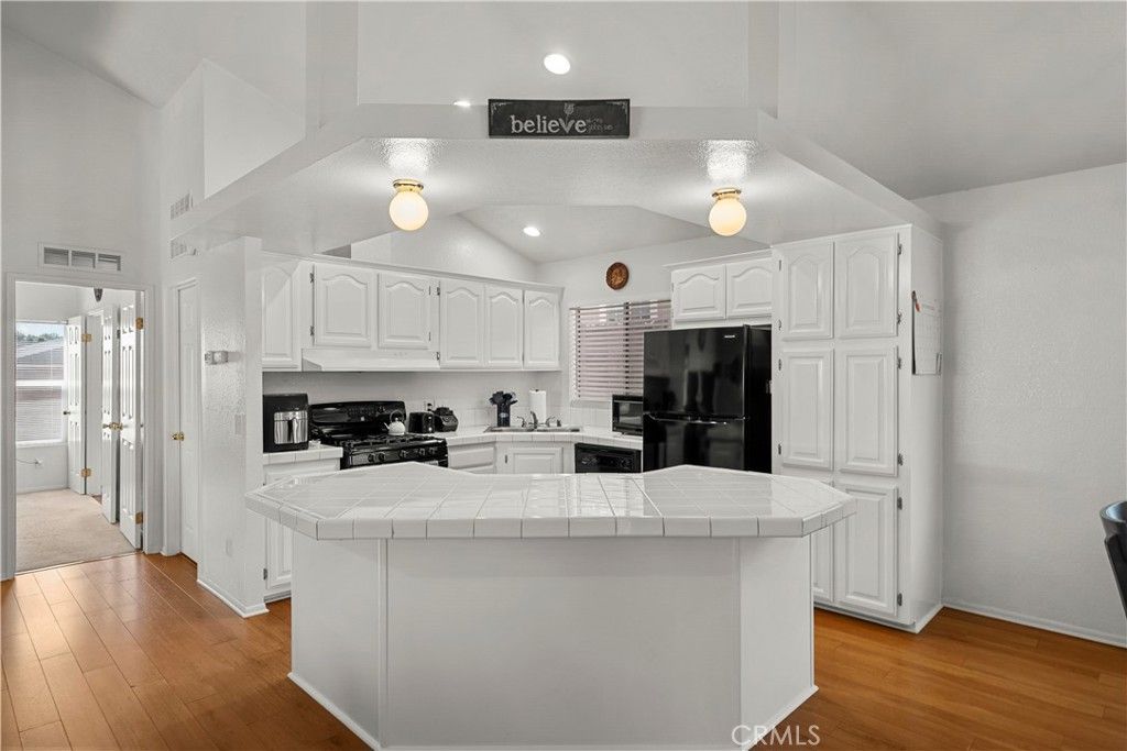 20050 Crestview, Canyon Country, CA 91351 — photo 4