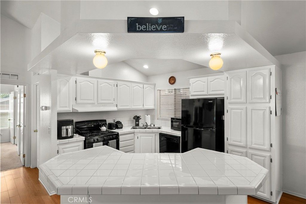20050 Crestview, Canyon Country, CA 91351 — photo 5