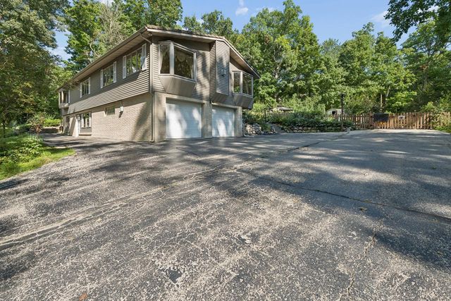 W3451 Wildwood DRIVE, Lake Geneva, WI 53147