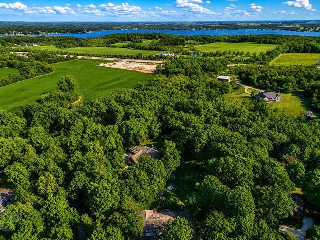 W3451 Wildwood DRIVE, Lake Geneva, WI 53147
