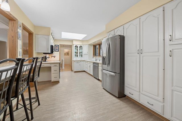 W3451 Wildwood DRIVE, Lake Geneva, WI 53147