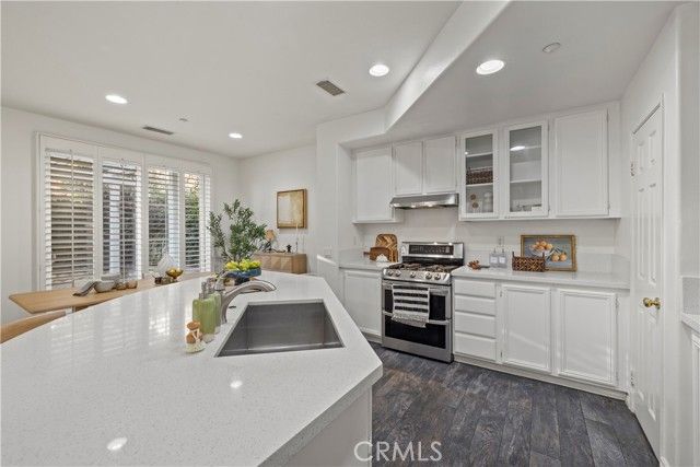 31 Poppy 50, Irvine, CA 92618