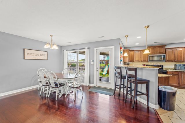2100 BATES CREEK DR, Columbia, MO 65201