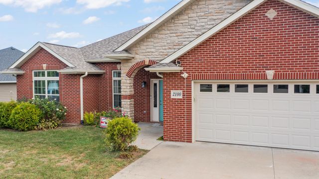 2100 BATES CREEK DR, Columbia, MO 65201