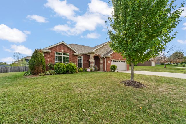 2100 BATES CREEK DR, Columbia, MO 65201