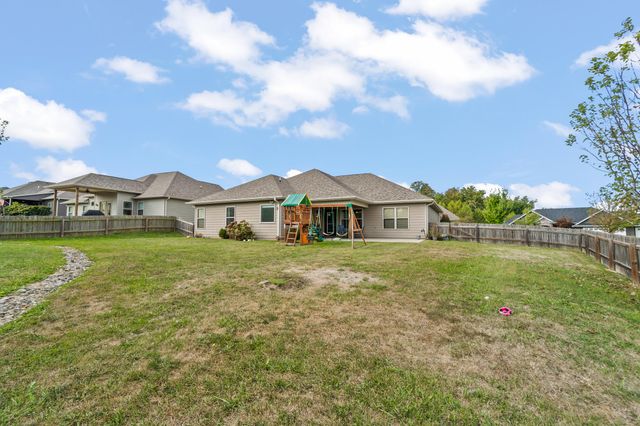 2100 BATES CREEK DR, Columbia, MO 65201